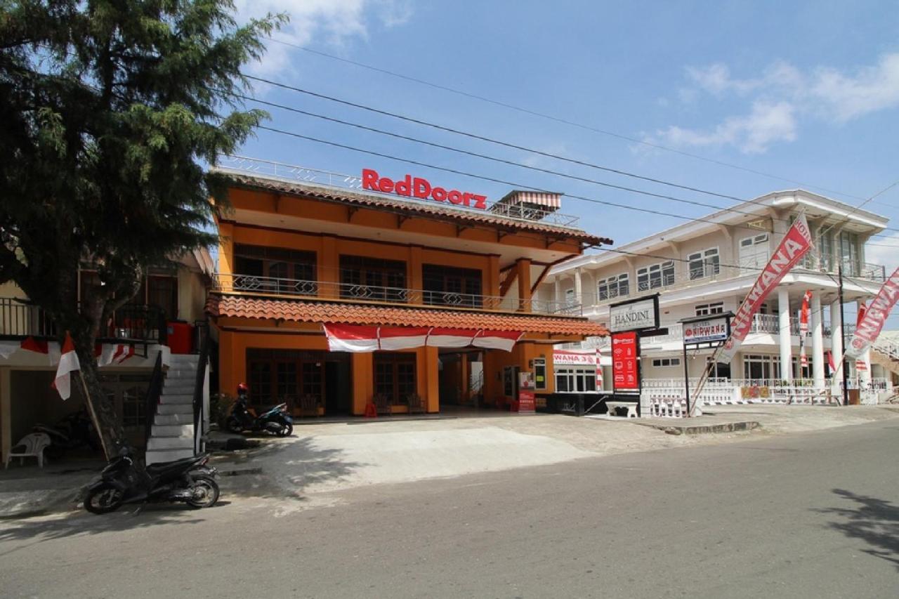 RedDoorz near Sarangan Lake Magetan Luaran gambar