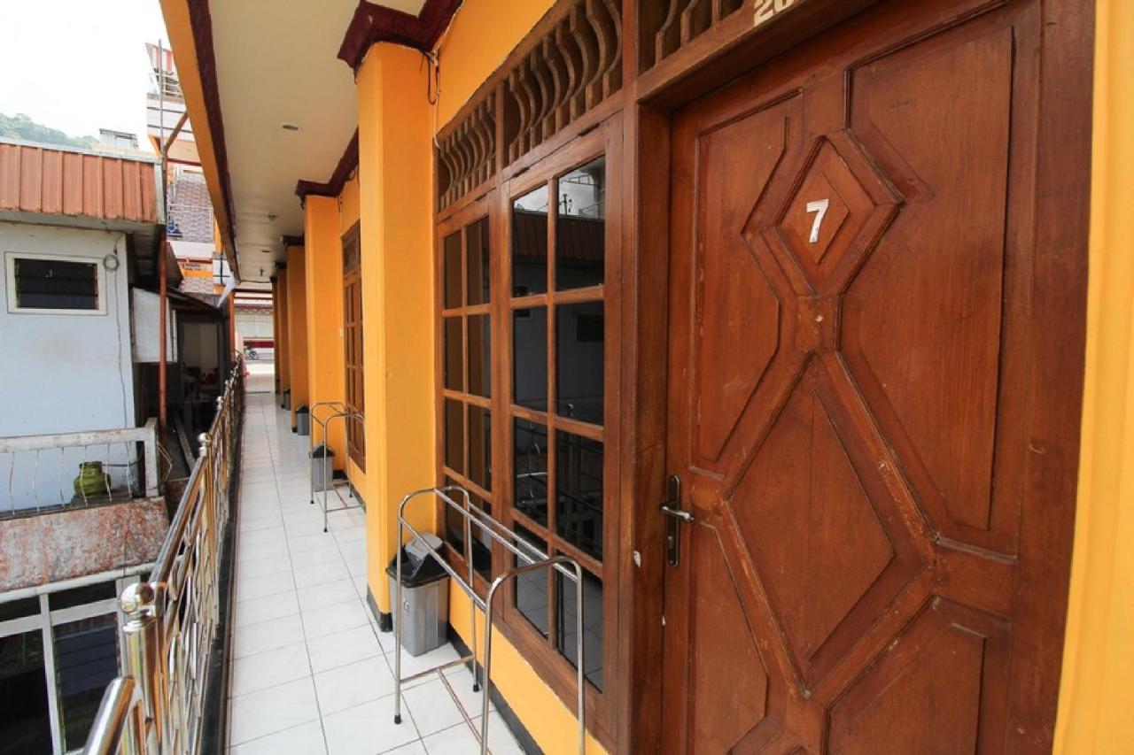 RedDoorz near Sarangan Lake Magetan Luaran gambar